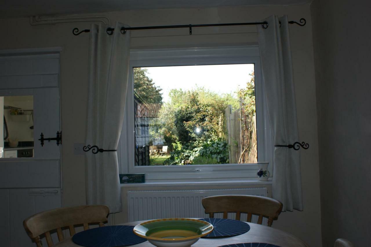 Wayside Cottage Saint Osyth Екстер'єр фото